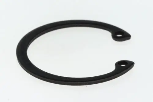 BOSCH Sicherungsring in Form eines offenen Kreises mit zwei Befestigungslöchern, gefertigt aus schwarzem Material.